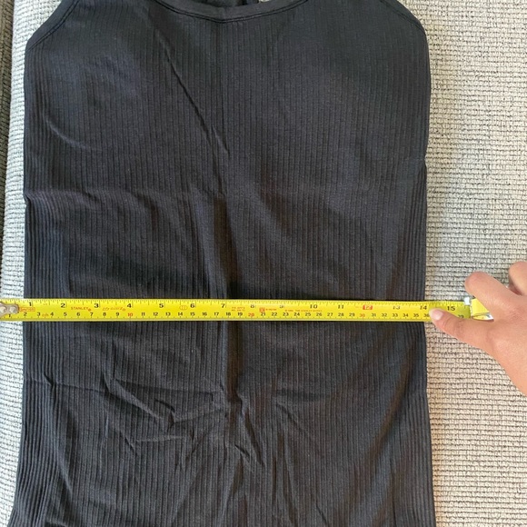 Lululemon workout top - Picture 5 of 5